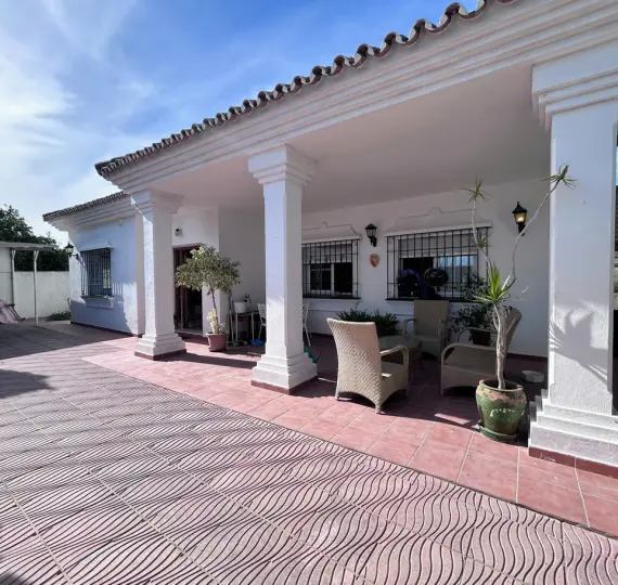 Oтдельно стоящая вилла R5169106