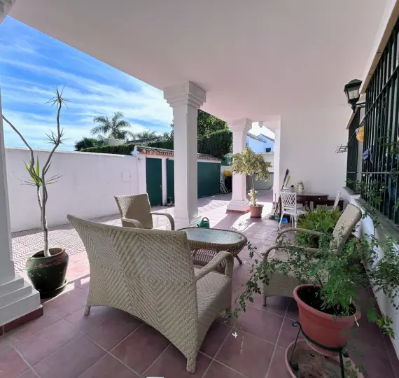 Oтдельно стоящая вилла R5169106