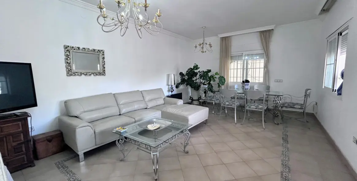 Продажа  отдельно стоящей виллы в San Pedro de Alcántara (район San Pedro de Alcántara) 4