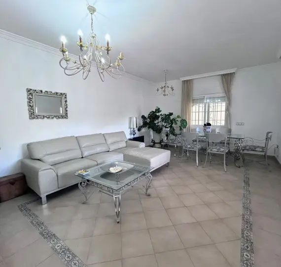 Oтдельно стоящая вилла R5169106