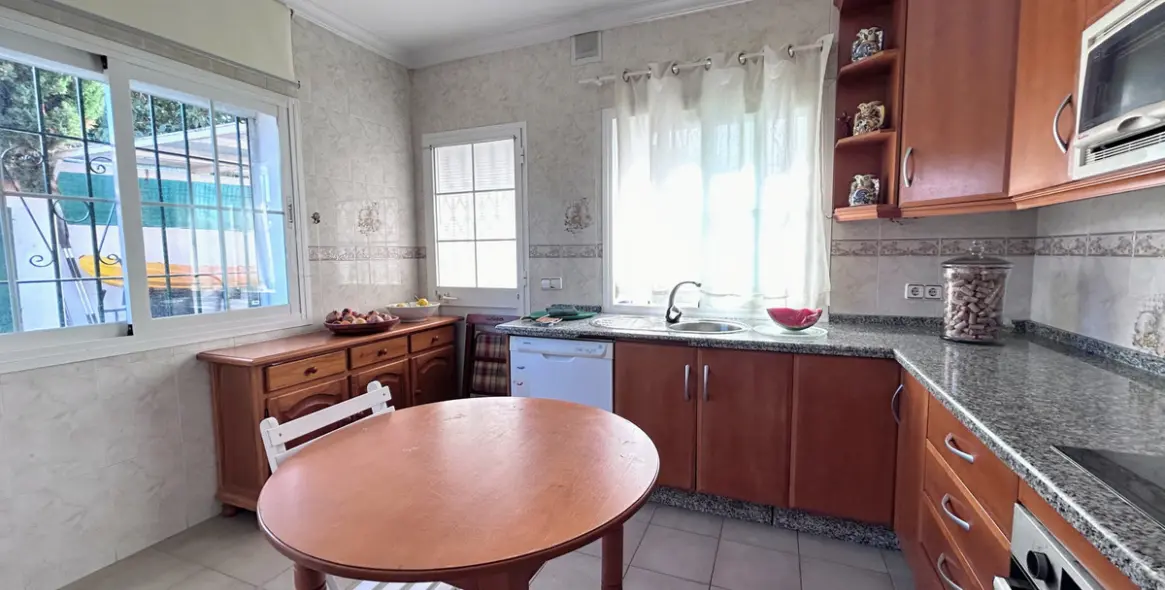 Продажа  отдельно стоящей виллы в San Pedro de Alcántara (район San Pedro de Alcántara) 7