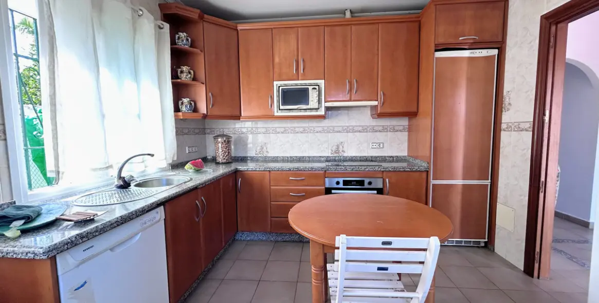 Продажа  отдельно стоящей виллы в San Pedro de Alcántara (район San Pedro de Alcántara) 8