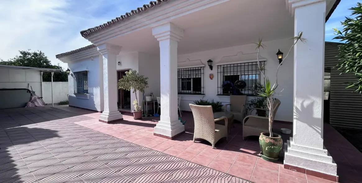 Venta de villa independiente en San Pedro de Alcántara 1