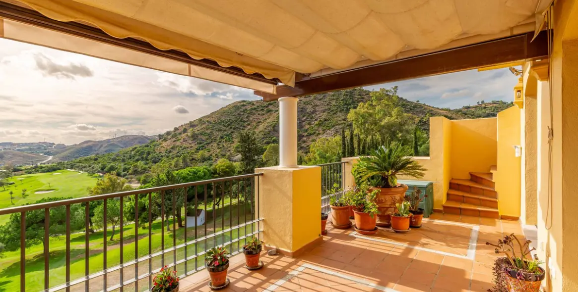 Sale of penthouse duplex in Los Arqueros 7