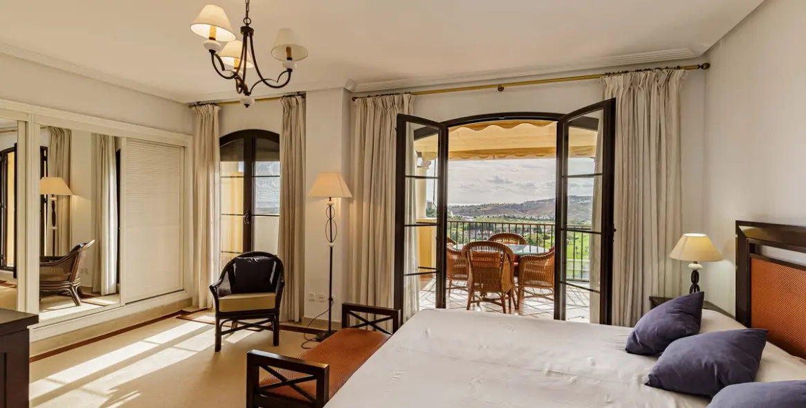 Sale of penthouse duplex in Los Arqueros 12