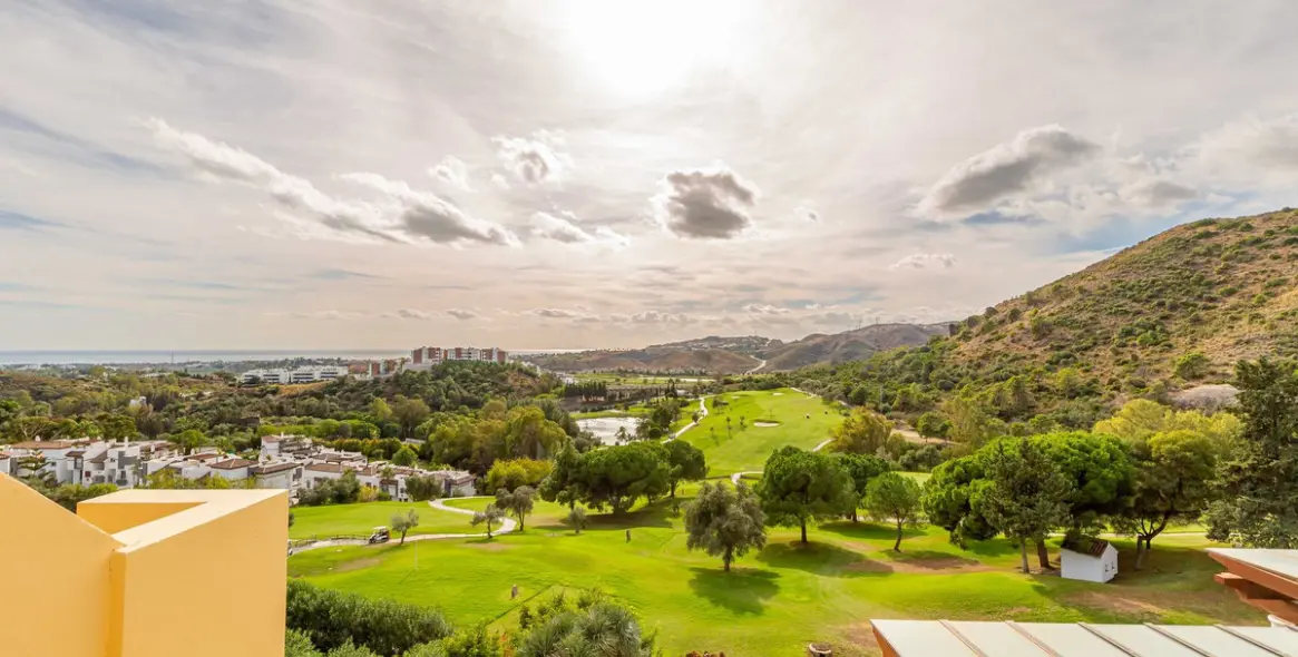 Sale of penthouse duplex in Los Arqueros 19