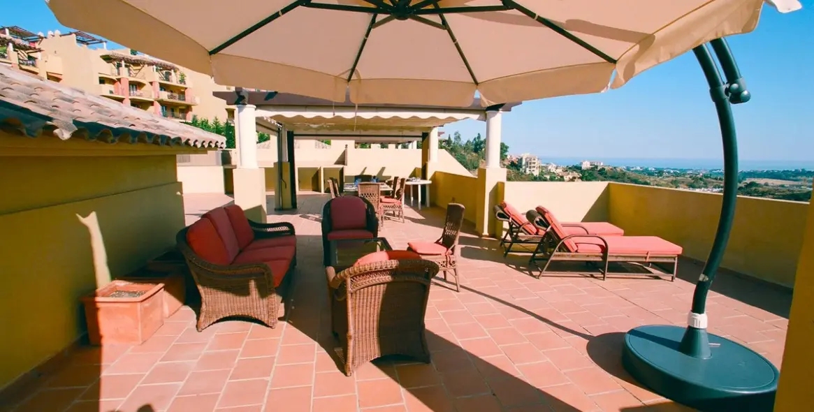 Sale of penthouse duplex in Los Arqueros 23