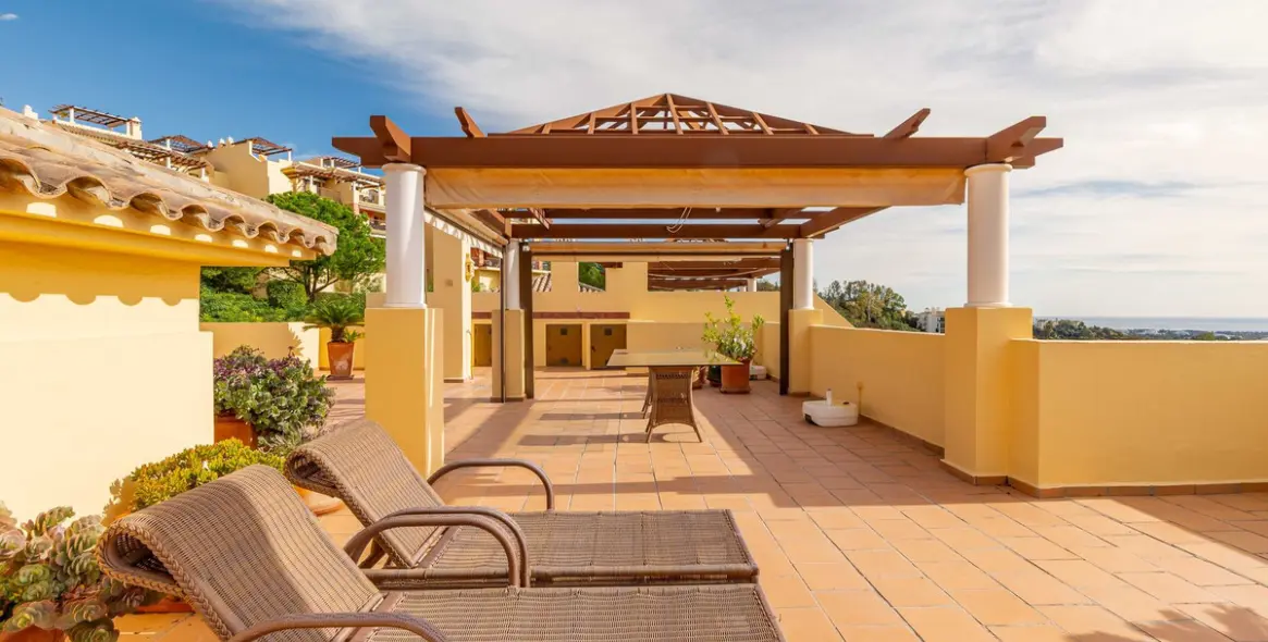 Sale of penthouse duplex in Los Arqueros 24