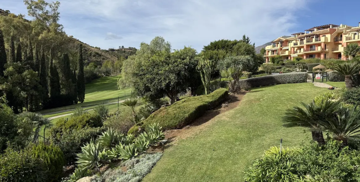 Sale of penthouse duplex in Los Arqueros 27