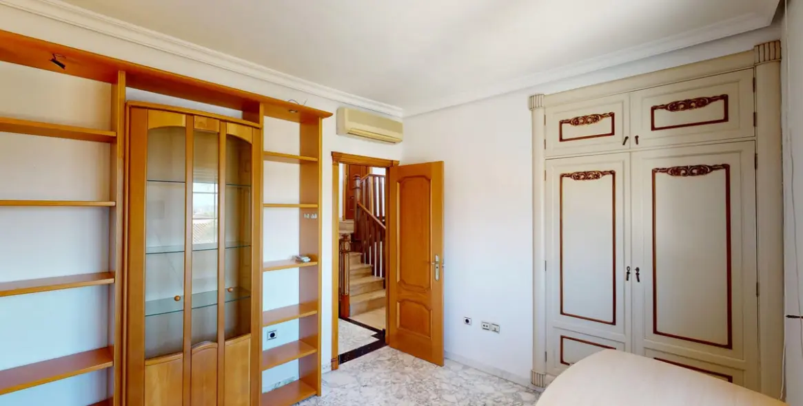 Sale of detached villa in Caleta de Vélez 23