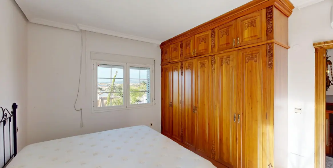 Sale of detached villa in Caleta de Vélez 30