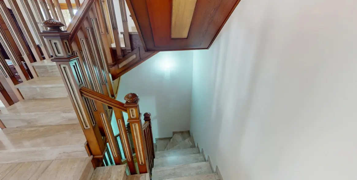 Sale of detached villa in Caleta de Vélez 40