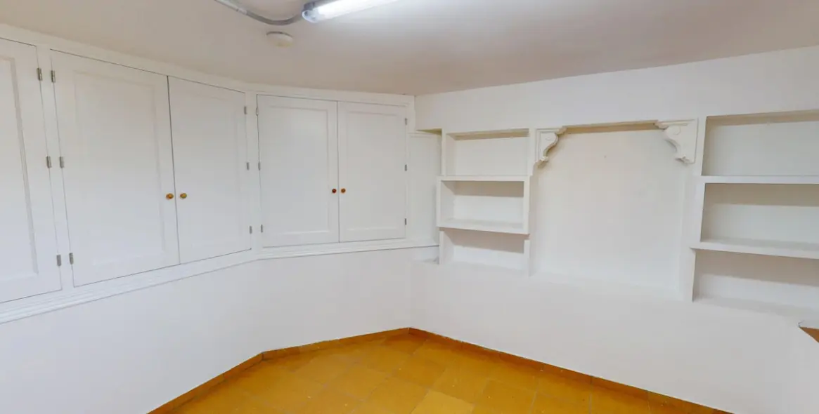 Sale of detached villa in Caleta de Vélez 41