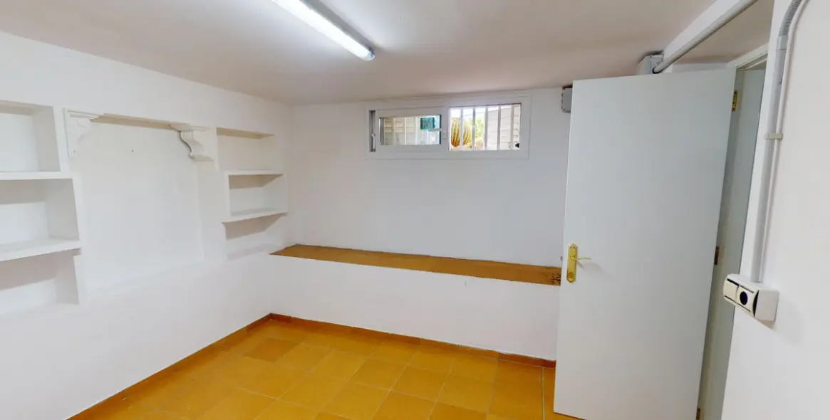 Sale of detached villa in Caleta de Vélez 42