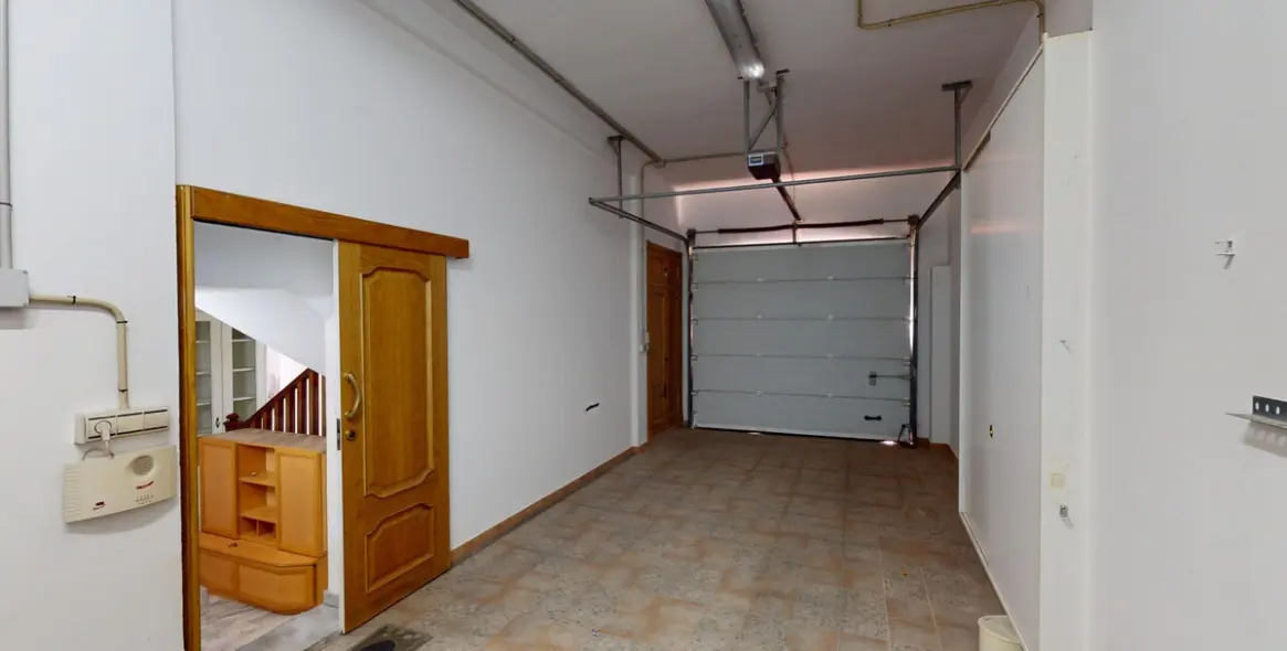 Sale of detached villa in Caleta de Vélez 47