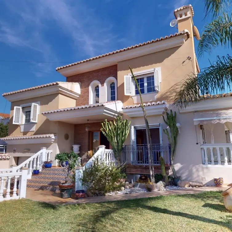 Sale of detached villa in Caleta de Vélez