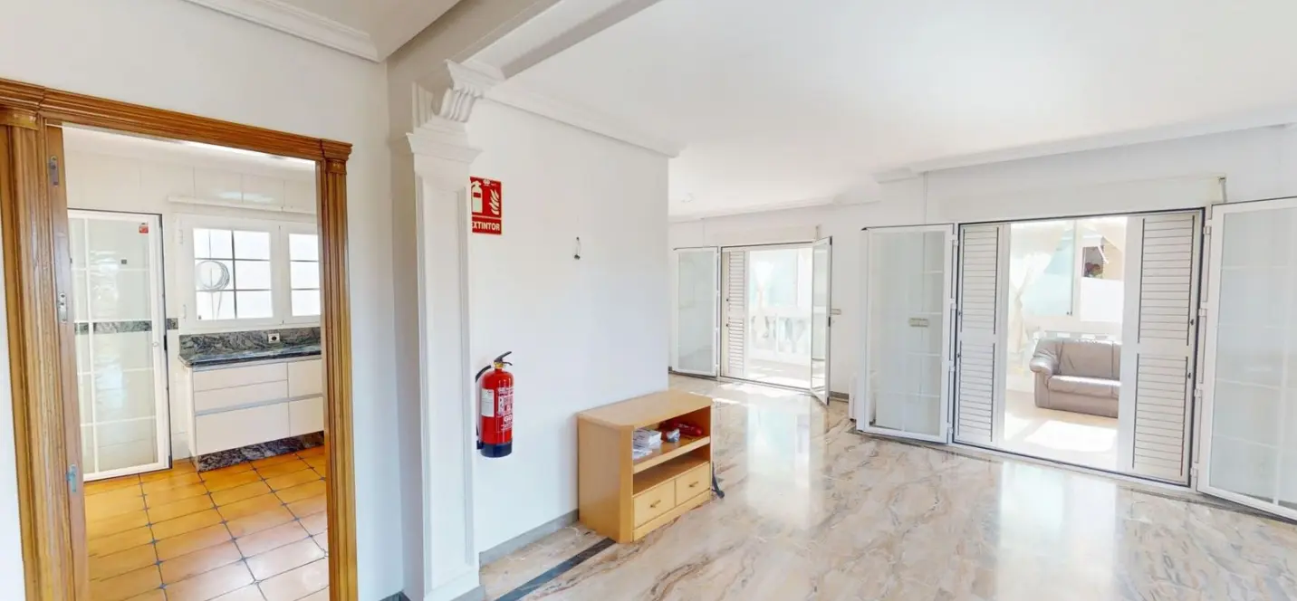 Sale of detached villa in Caleta de Vélez 4