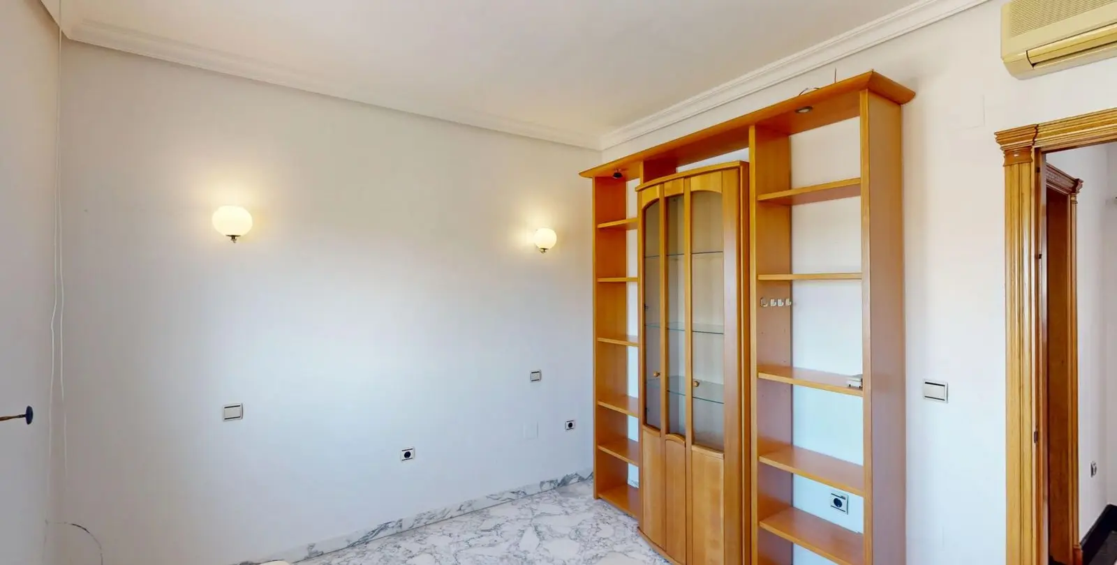 Продажа  отдельно стоящей виллы в Caleta de Vélez 22