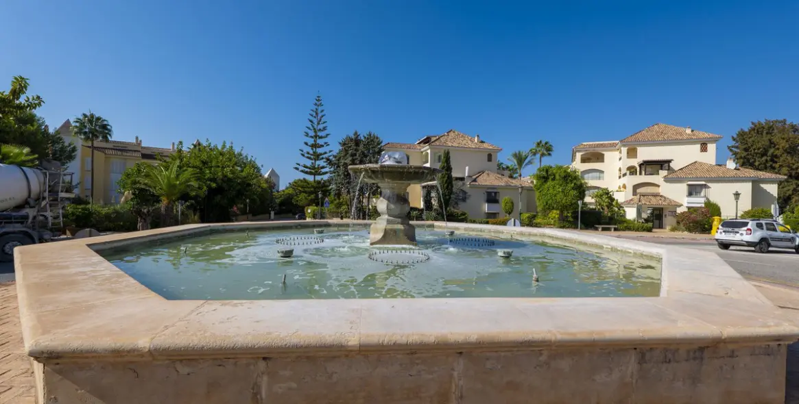 Sale of townhouse in Bahía de Marbella 27