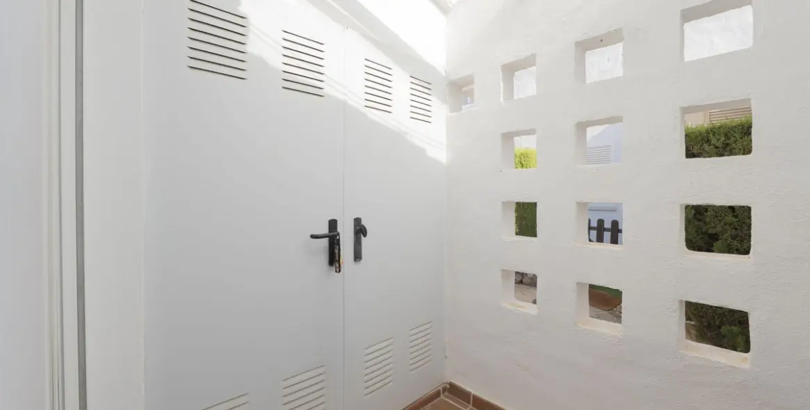 Sale of townhouse in Bahía de Marbella 28