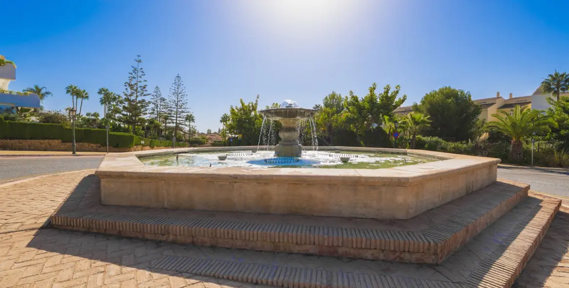 Sale of townhouse in Bahía de Marbella 34