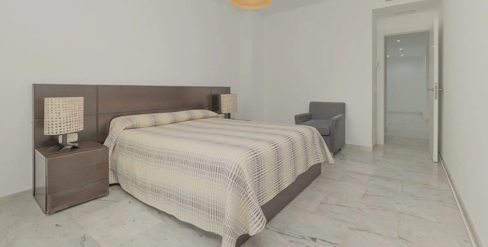 Venta de adosado en Bahía de Marbella 11