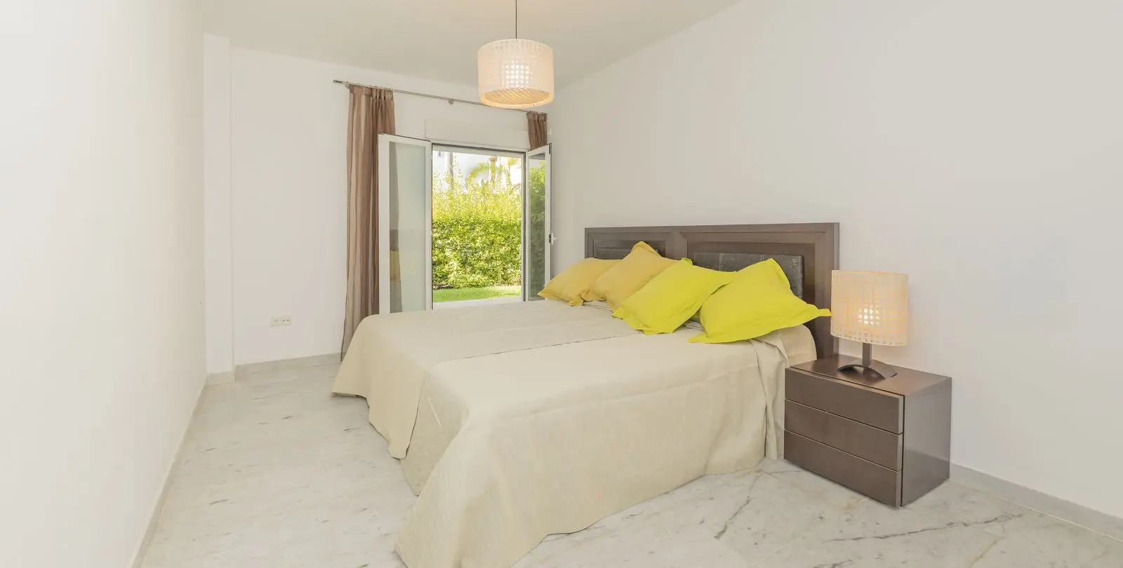 Venta de adosado en Bahía de Marbella 13