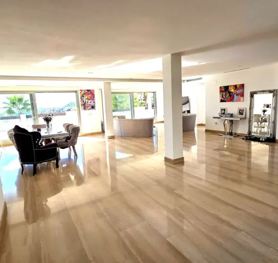 Продажа апартаментов на среднем этаже в Benahavís