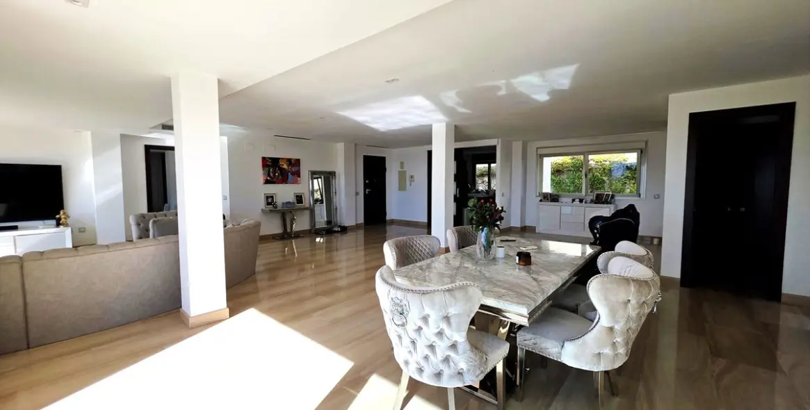 Продажа апартаментов на среднем этаже в Benahavís 2