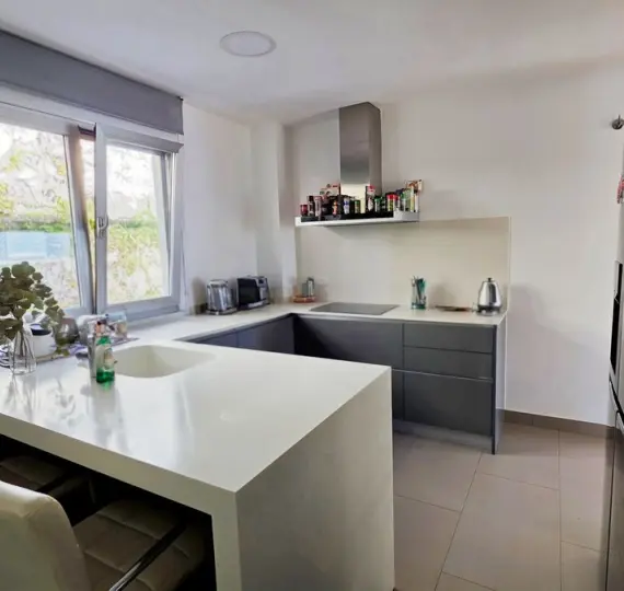 Продажа апартаментов на среднем этаже в Benahavís