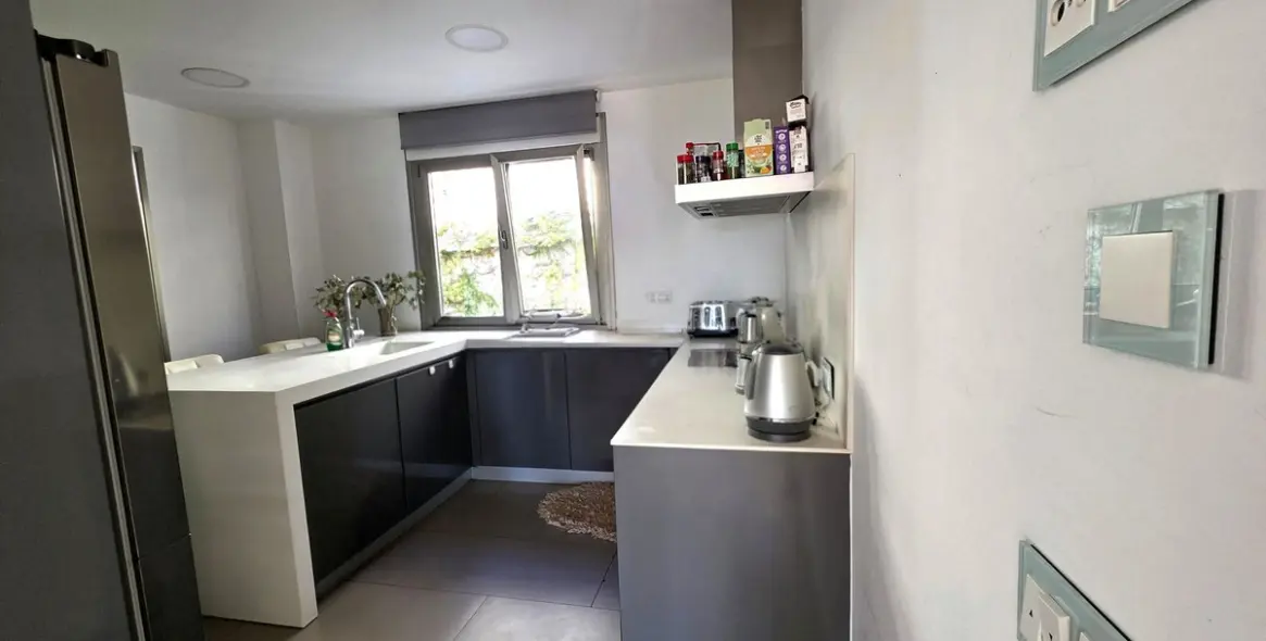 Продажа апартаментов на среднем этаже в Benahavís 4