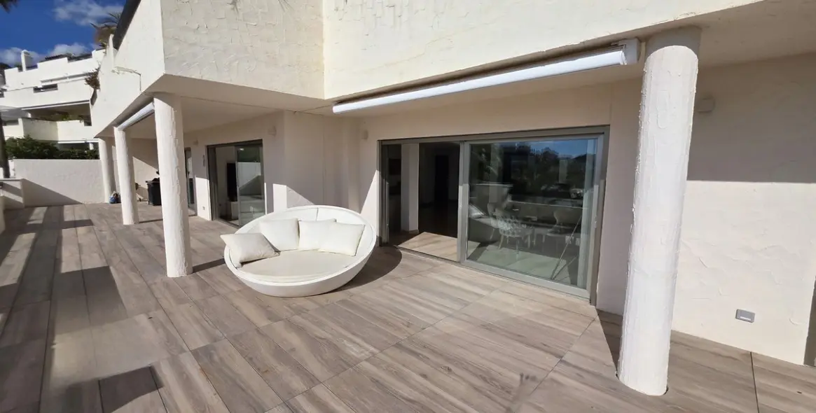 Продажа апартаментов на среднем этаже в Benahavís 6