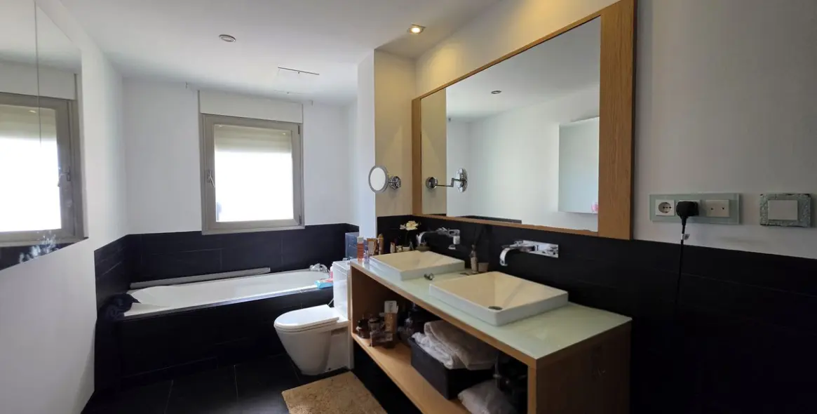 Продажа апартаментов на среднем этаже в Benahavís 10