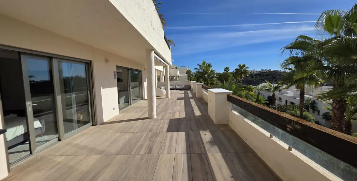 Продажа апартаментов на среднем этаже в Benahavís 12