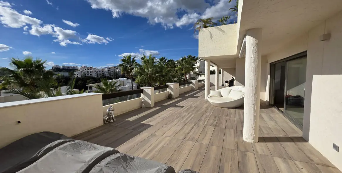 Продажа апартаментов на среднем этаже в Benahavís 13