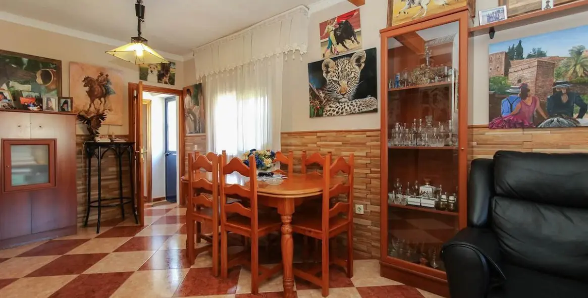 Продажа  отдельно стоящей виллы в Alhaurín de la Torre 2