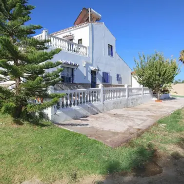Venta de villa independiente en Alhaurín de la Torre