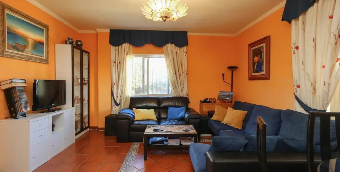 Sale of detached villa in Alhaurín de la Torre 30