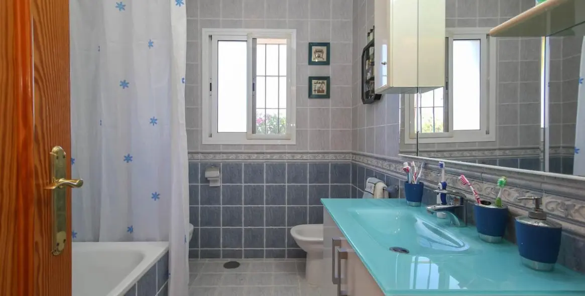 Sale of detached villa in Alhaurín de la Torre 37