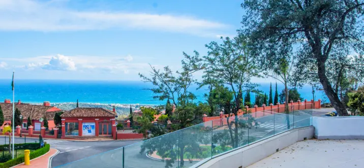 Venta de apartamento en planta media en La Mairena 0