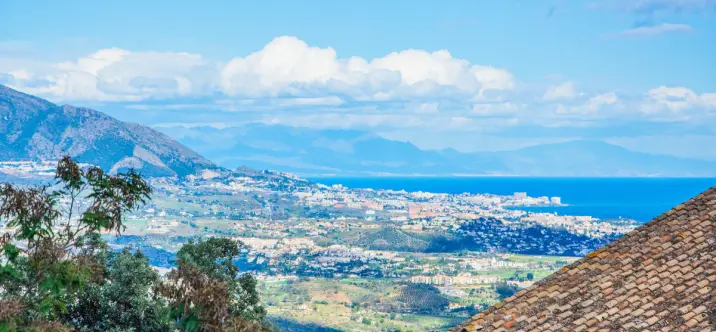 Venta de apartamento en planta media en La Mairena 3