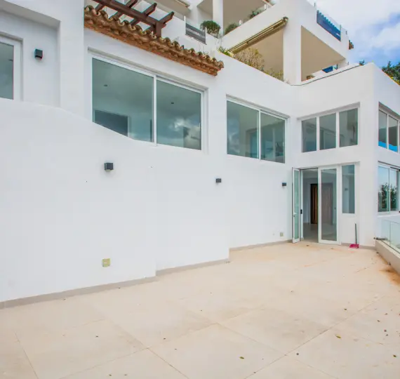 Venta de apartamento en planta media en La Mairena