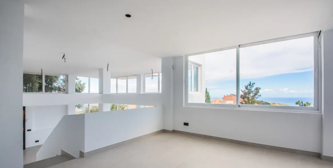 Sale of middle floor apartment in La Mairena 23