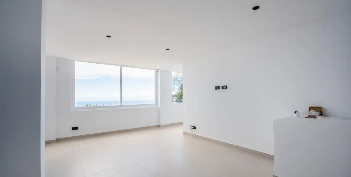 Sale of middle floor apartment in La Mairena 25