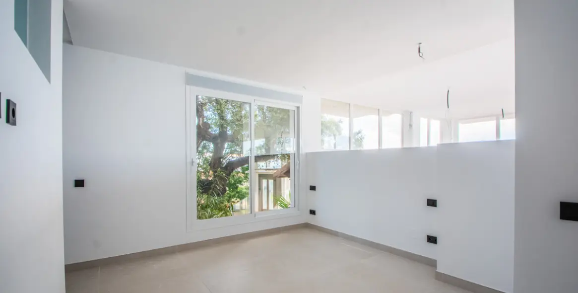 Sale of middle floor apartment in La Mairena 27