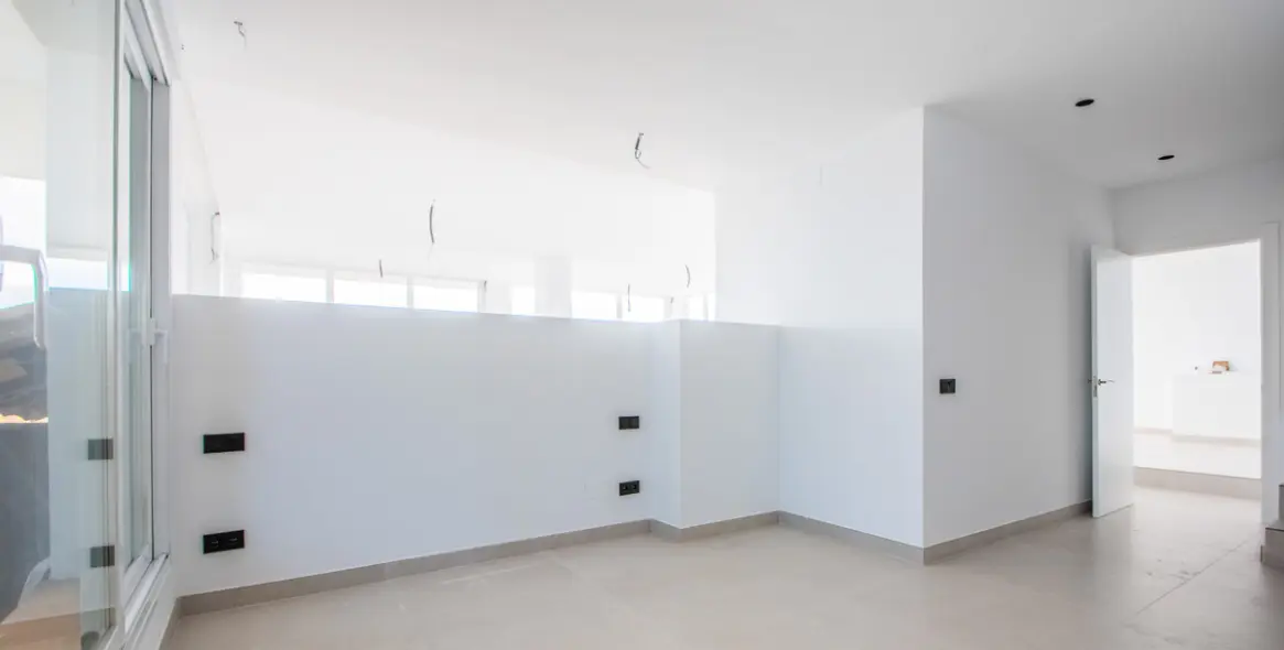 Sale of middle floor apartment in La Mairena 31