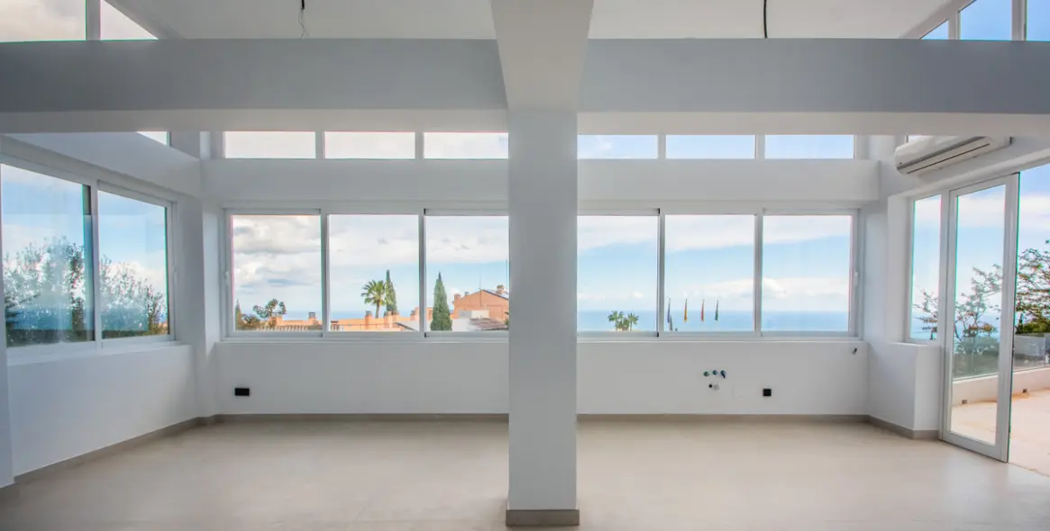 Sale of middle floor apartment in La Mairena 33