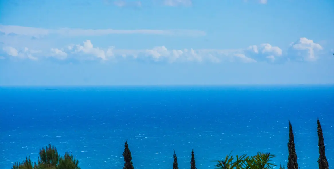 Sale of middle floor apartment in La Mairena 35