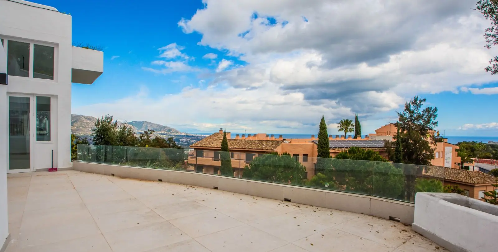 Venta de apartamento en planta media en La Mairena 5