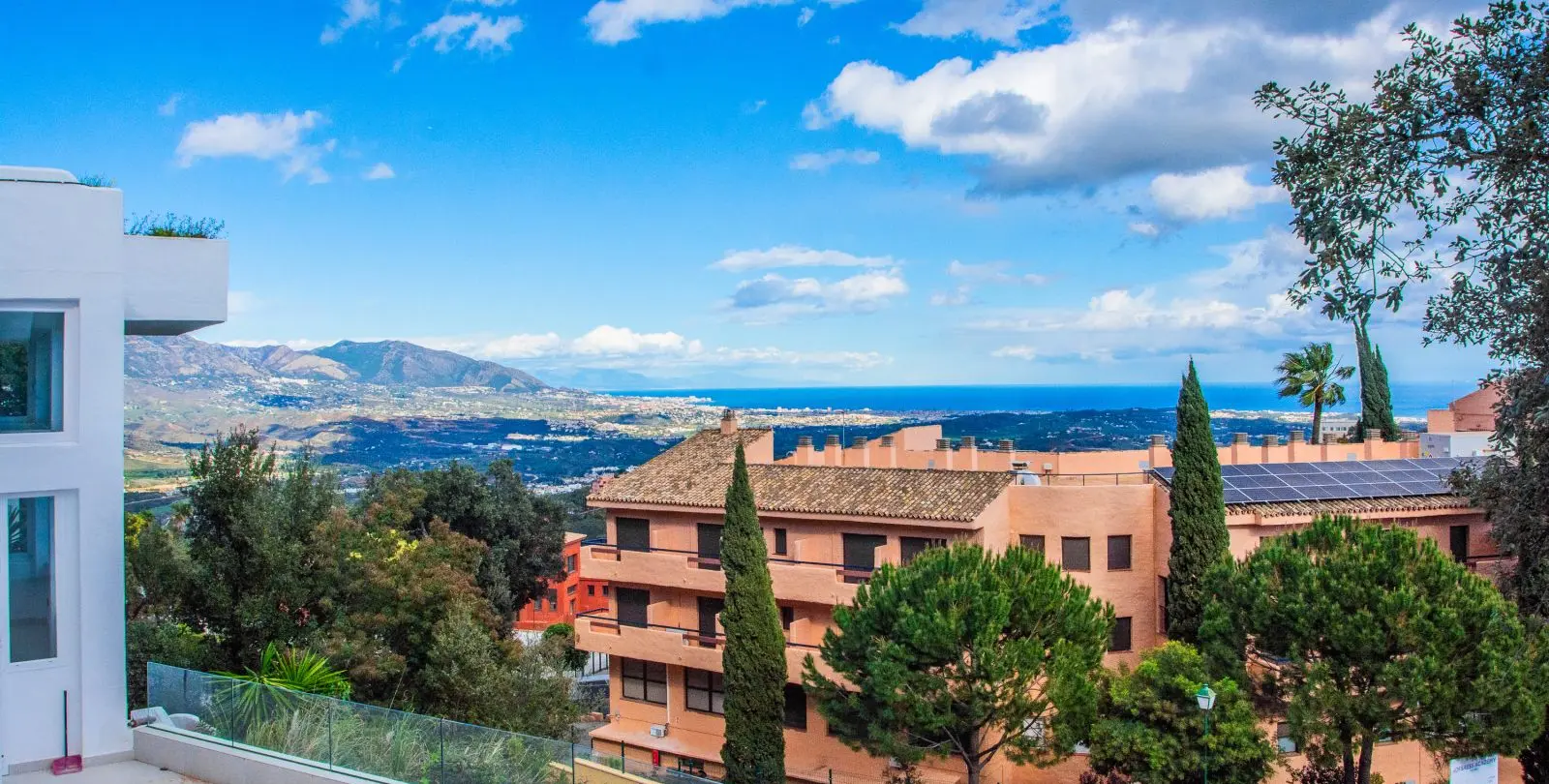 Venta de apartamento en planta media en La Mairena 37